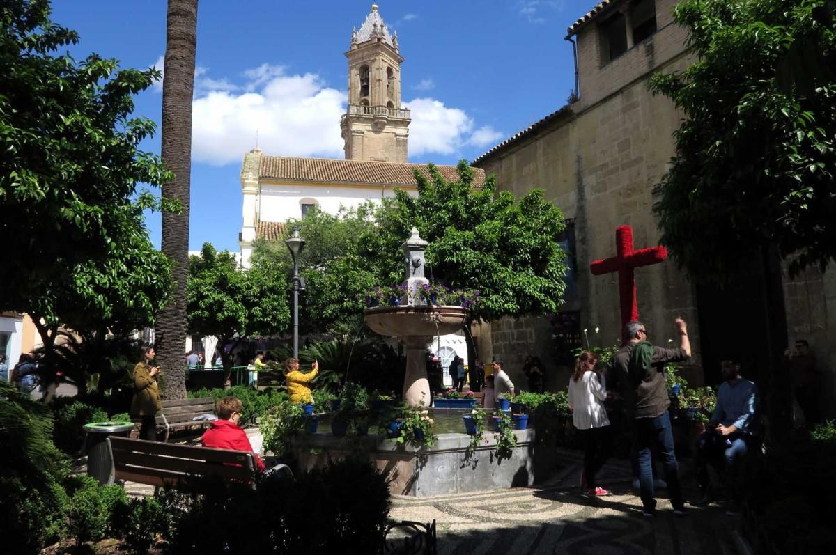 Las cruces, en la recta final