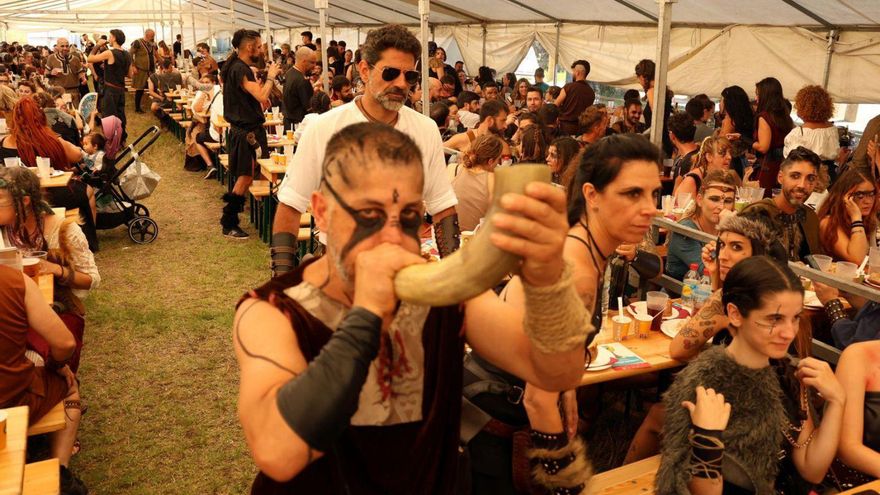 Catoira se convierte en el gran punto de encuentro de la cultura y la fiesta vikinga