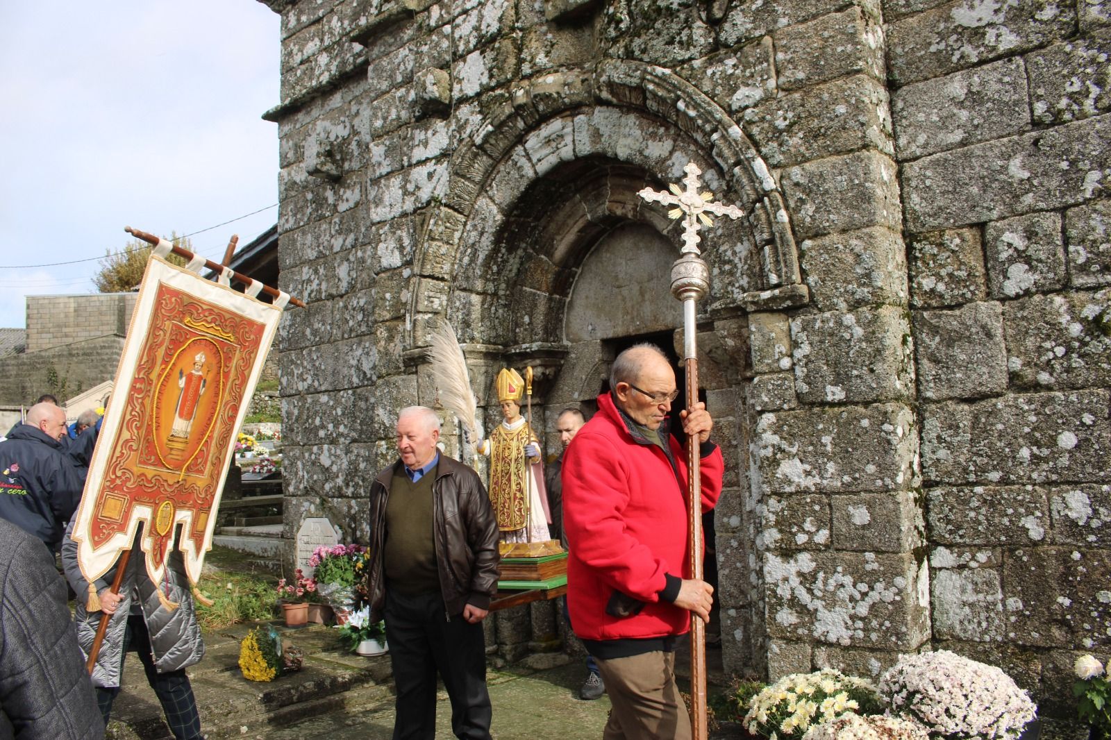 San Martiño na notable igrexa románica de Asperelo