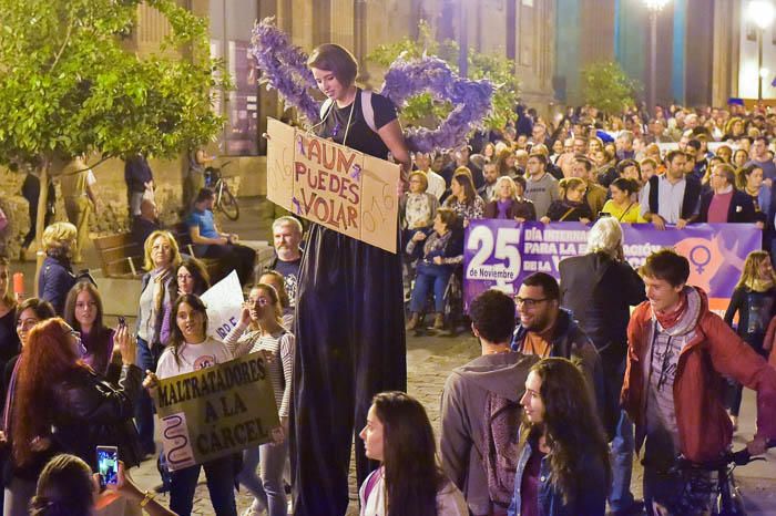 Manifestación contra la violencia hacia las ...