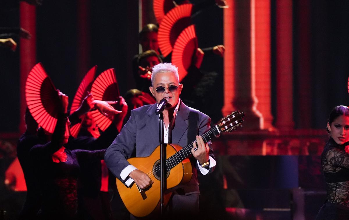 Alejandro Sanz, durante su actuación en los Grammy.