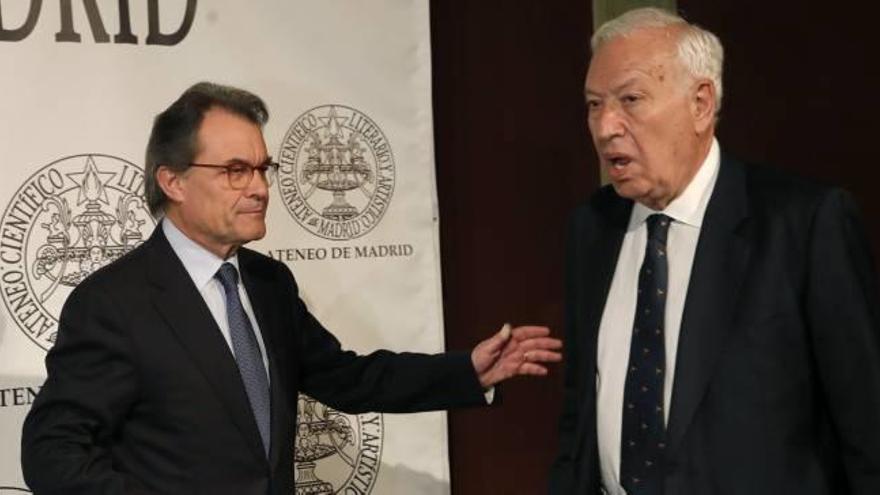 Mas i Margallo debaten a l&#039;Ateneo de Madrid.