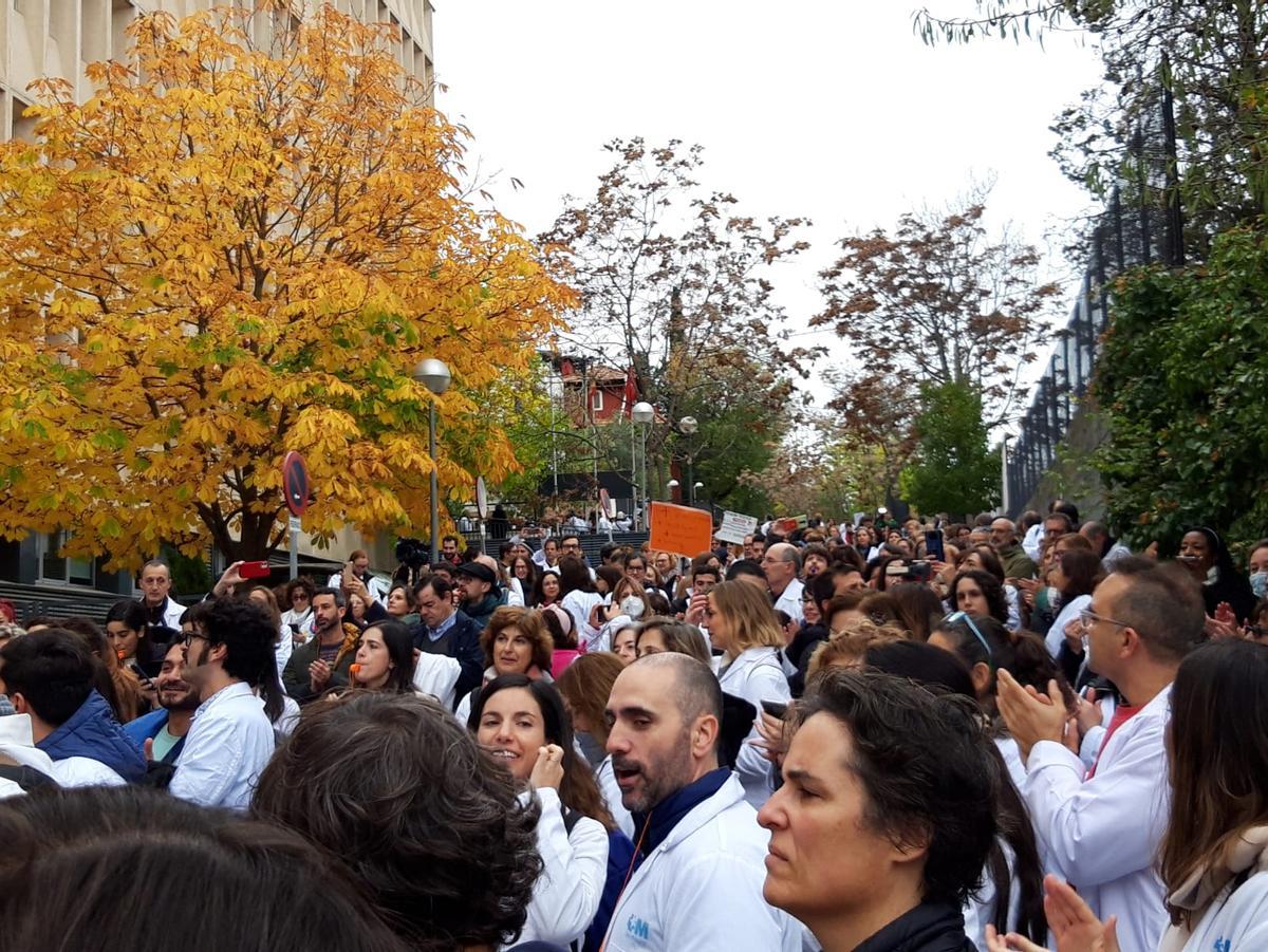 Concentración de médicos en Madrid este lunes.