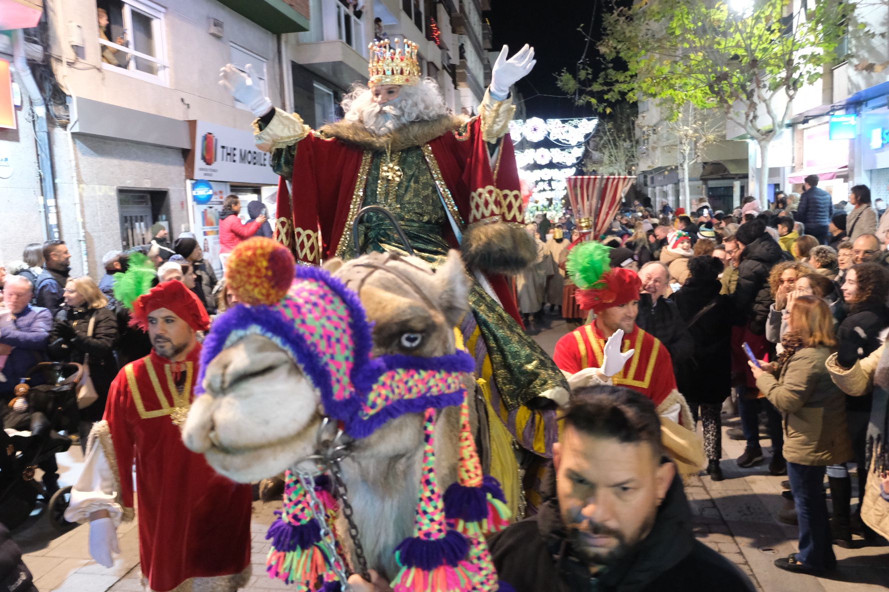 Así ha sido la cabalgata de los Reyes Magos 2024 en Elda