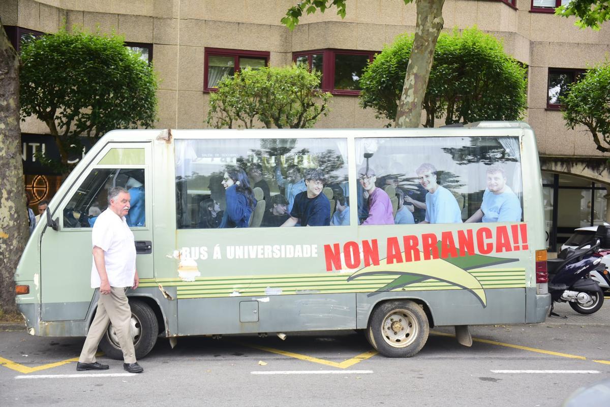 Presentación del nuevo "servicio" de bus entre Oleiros y la UDC