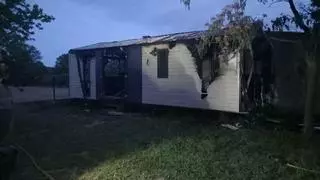Crema un bungalou a Serra de Daró