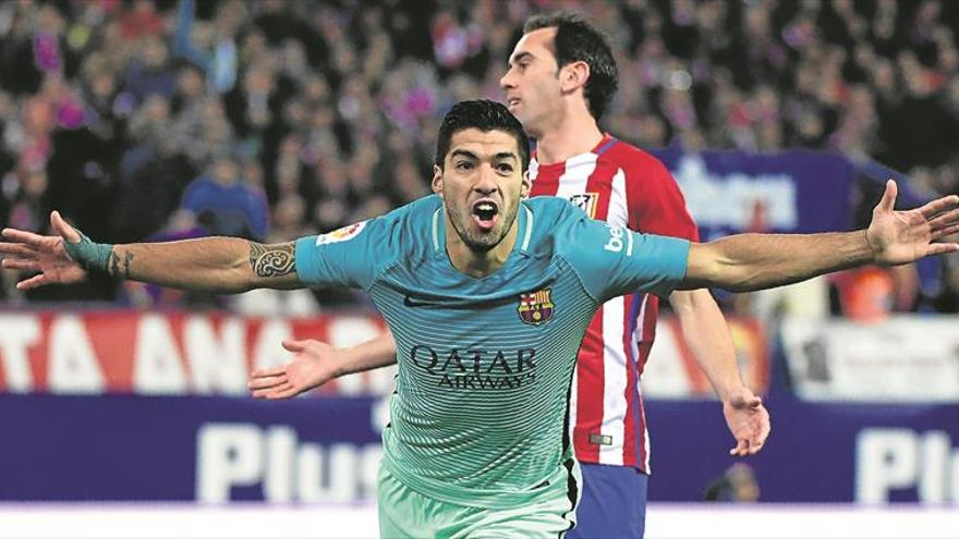 Luis Suárez y Messi golpean al Atleti y acercan la final al Barça