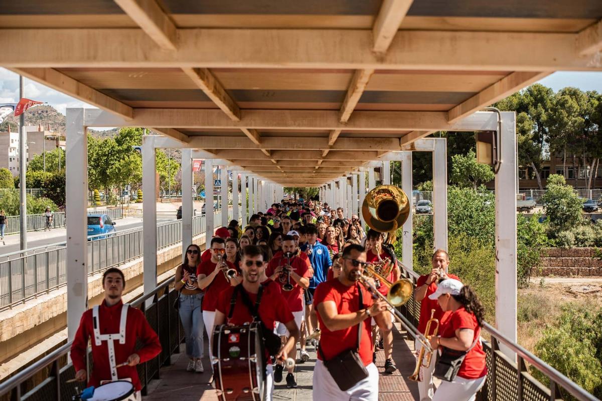 La charanga, en pleno recorrido en la anterior Ruta de la Tapa.