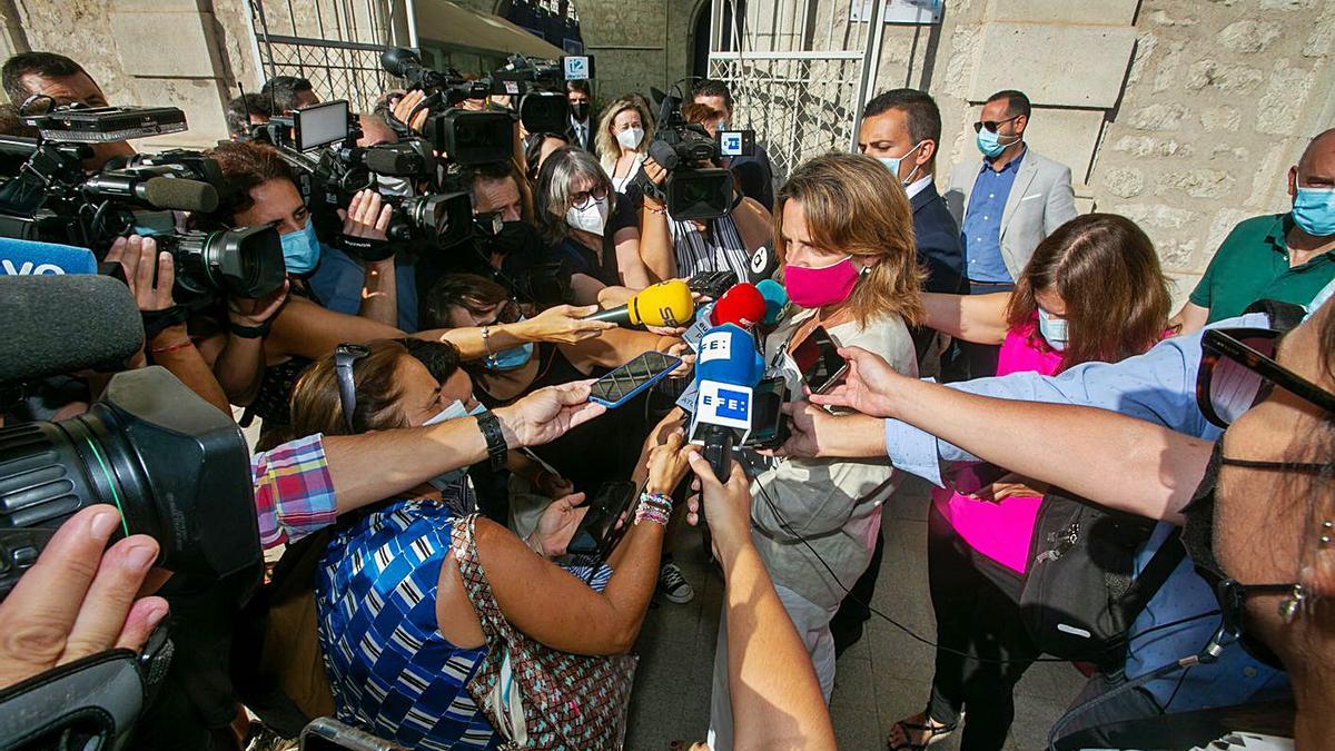 El acto organizado por el Foro Alicante generó una gran expectación mediática. | RAFA ARJONES