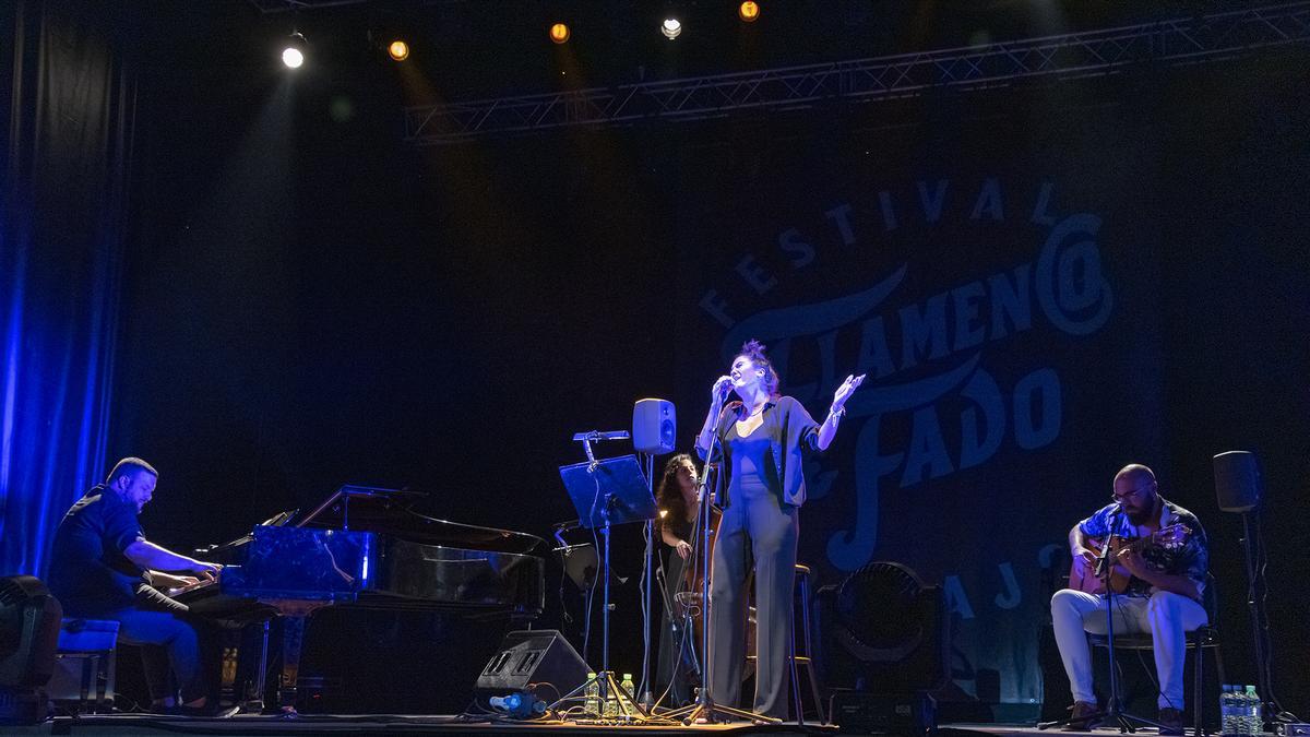 Actuación de Alba Molina en el Festival de Flamenco y Fado 2022.