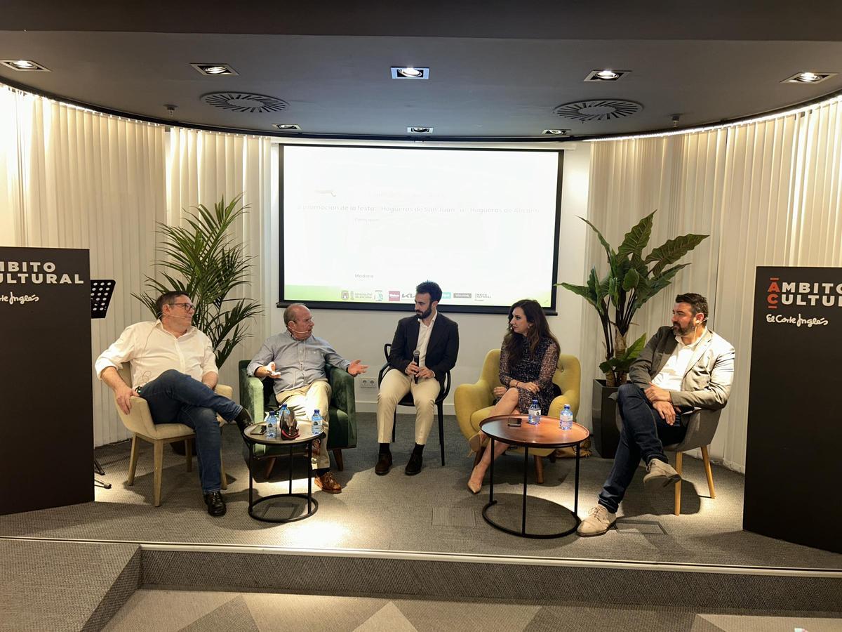 Vuelve el debate: ¿Hogueras de Sant Joan u Hogueras de Alicante?