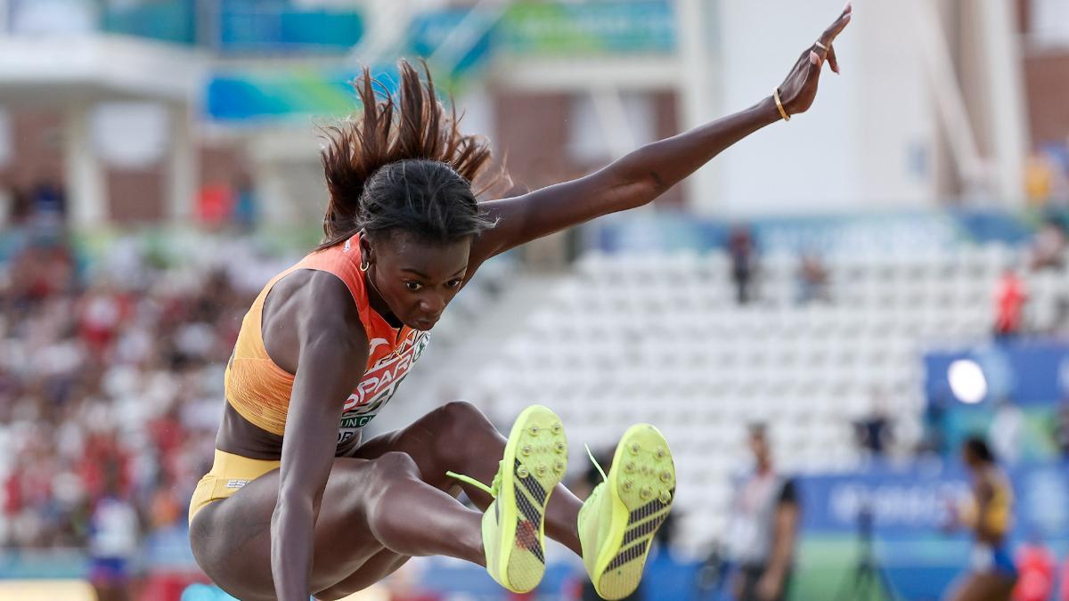 Fátima Diame, a por la final en salto de longitud