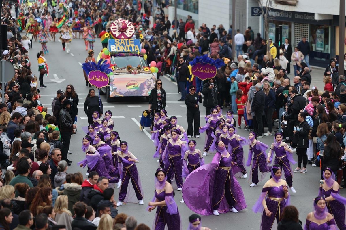 Búscate en las imágenes de la rúa de Carnaval de Ibiza