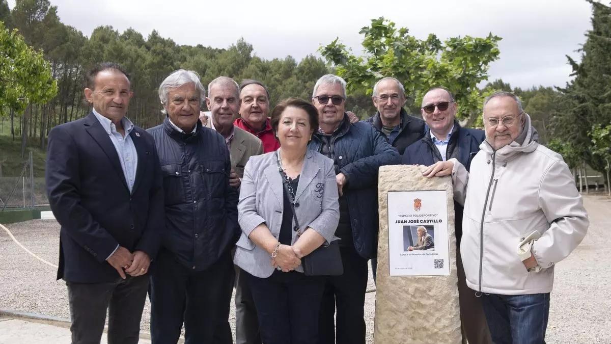 Foto de familia del homenaje llevado a cabo este sábado en Luna. /