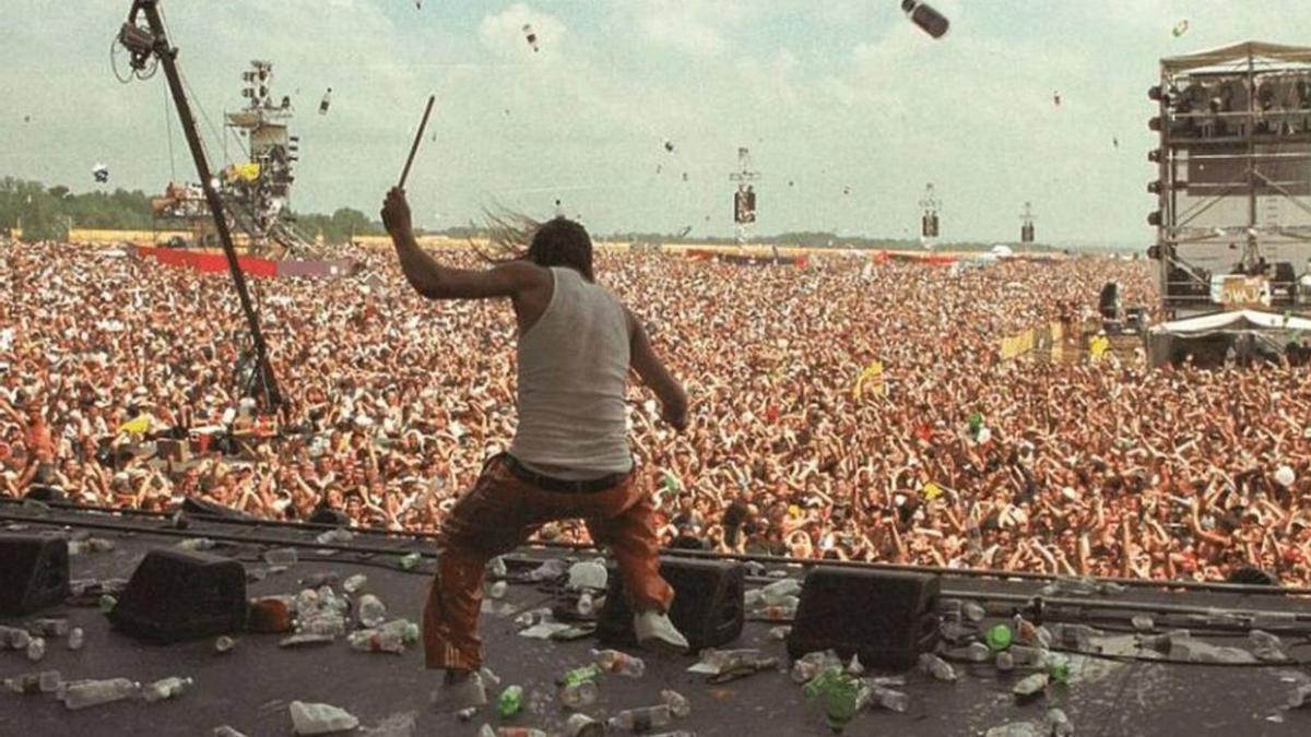 Una imatge de la sèrie «Trainwreck: Woodstock ‘99» | NETFLIX