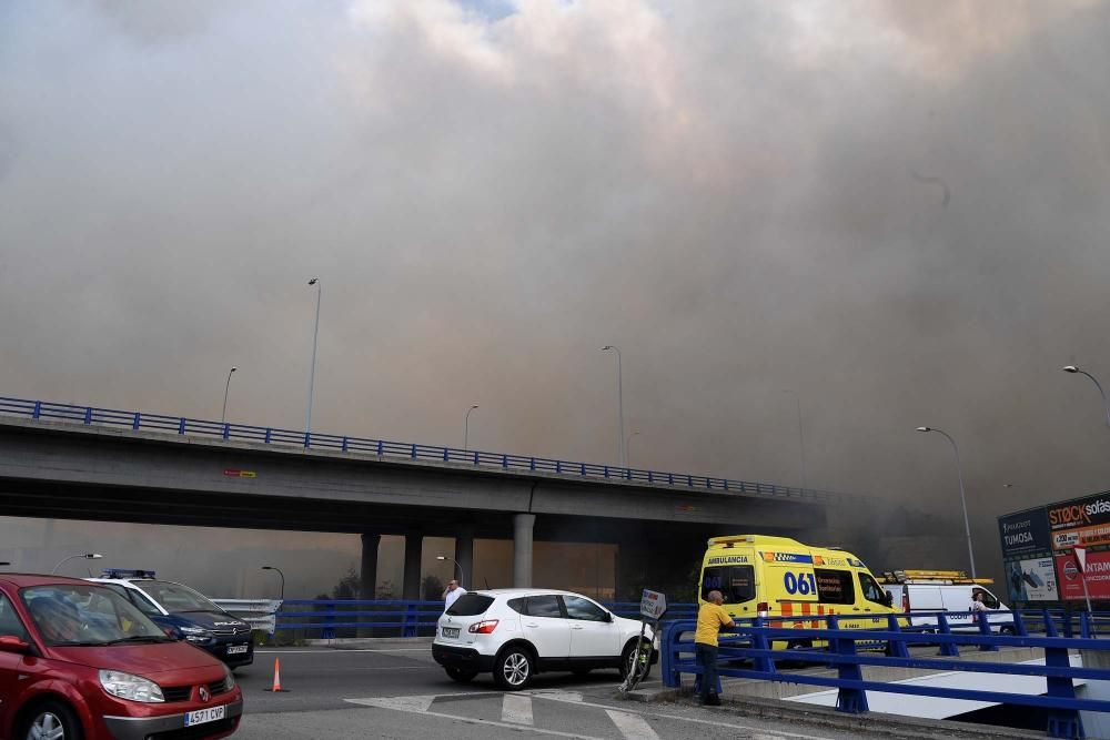 Más imágenes del incendio en As Rañas