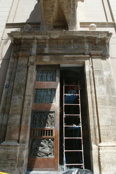 Inauguración de las puertas de bronce de la Basílica en 2005