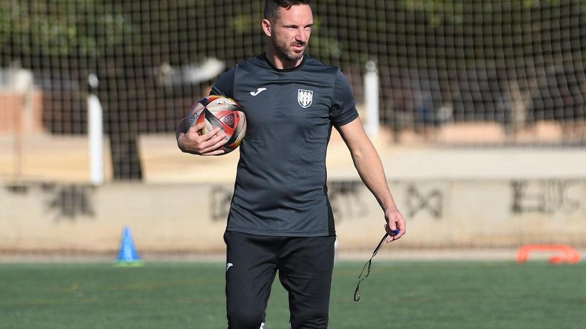 Edu Albacar, durante un entrenamiento del Torrellano