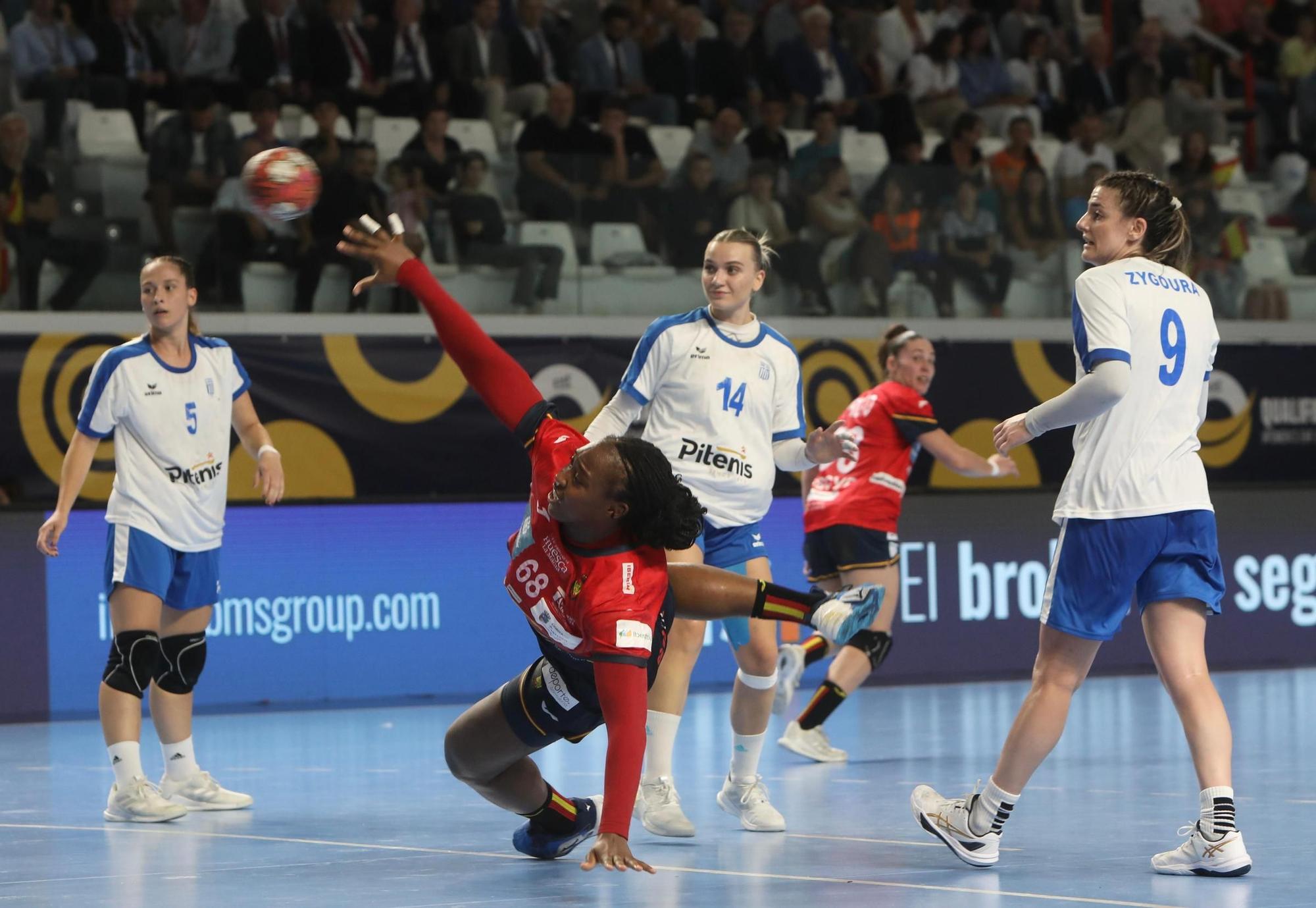 Todas las fotos del partido España - Grecia de balonmano femenino disputado en el Port de Sagunt