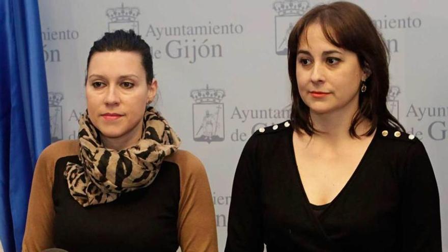 Nuria Rodríguez y Yolanda Pérez, en el Ayuntamiento.