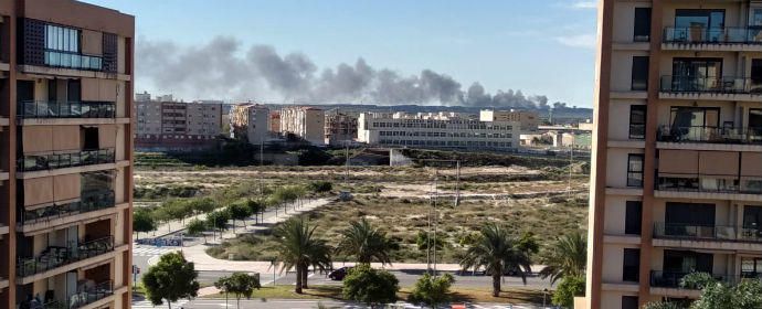 El incendio desde el PAU 1, en Alicante