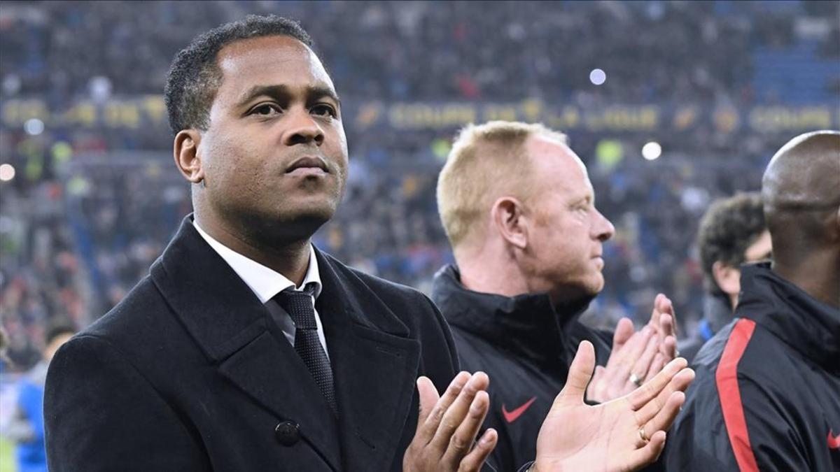 Patrick Kluivert abandona el PSG un año después de su llegada al club