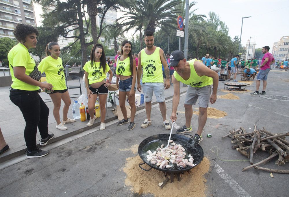 Fiestas de Sagunt. Las peñas en el tradicional concurso de paellas.