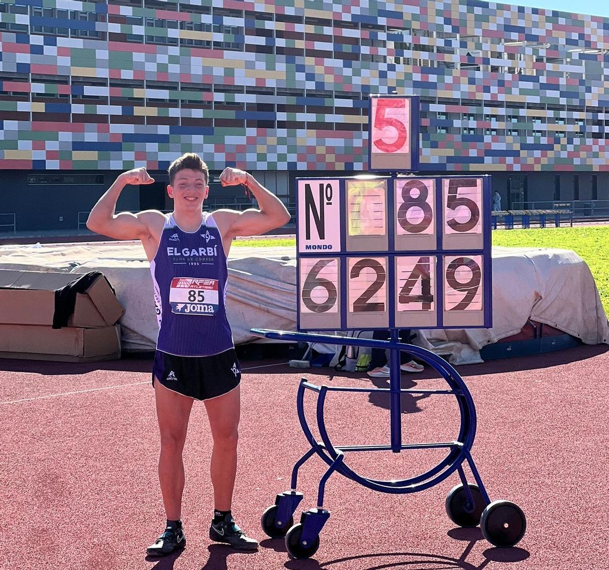 Dani González celebra su medalla de oro en el Nacional