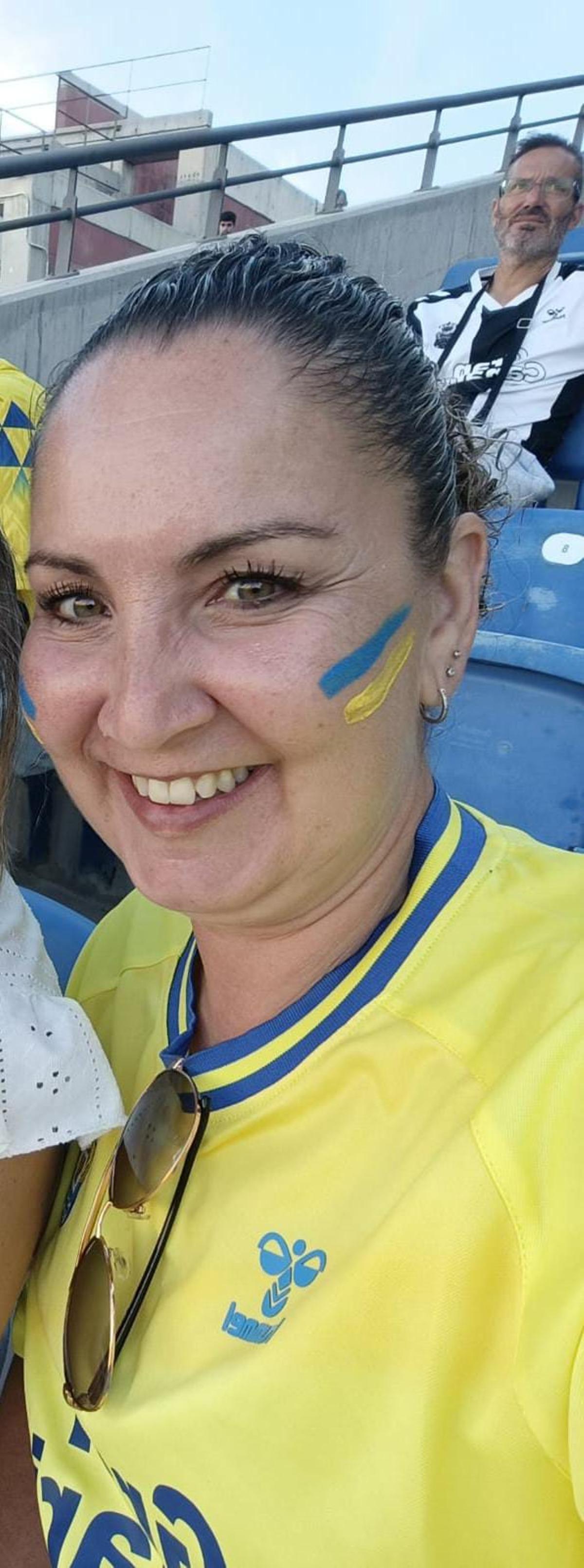 Yesica luce los colores de la UD Las Palmas