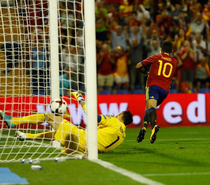 Thiago celebra un gol