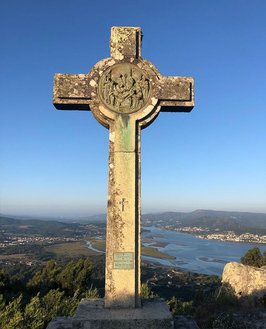 Una de las estaciones del via crucis de Vicent Mengual