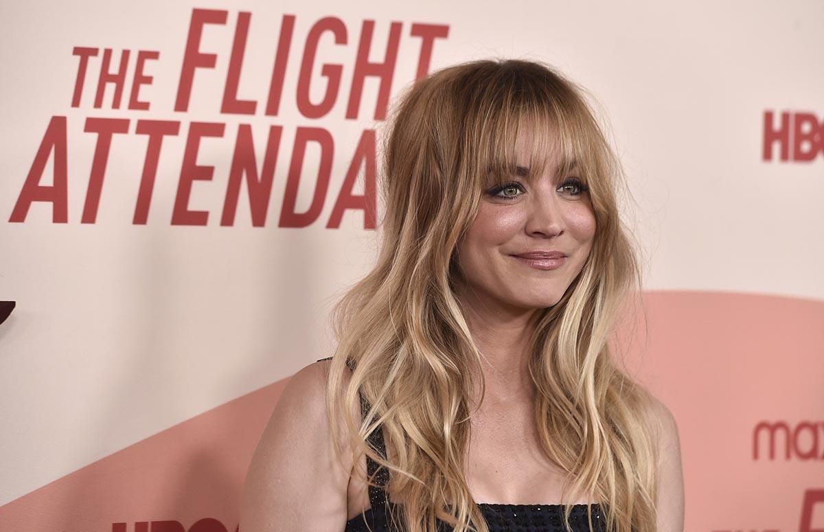 Kaley Cuoco con corte de pelo mariposa 'octopus' en Los Ángeles