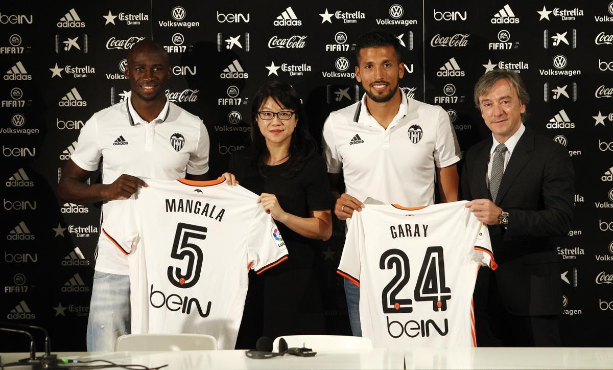 Presentación de Garay y de Mangala, junto a Layhoon y a Suso García Pitarch