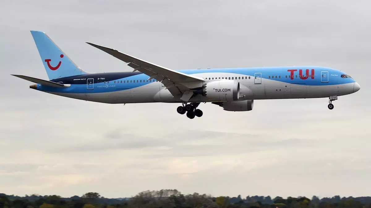 TUI Airways aterriza en Santiago: la aerolínea británica volará a Londres tres veces por semana a partir de marzo