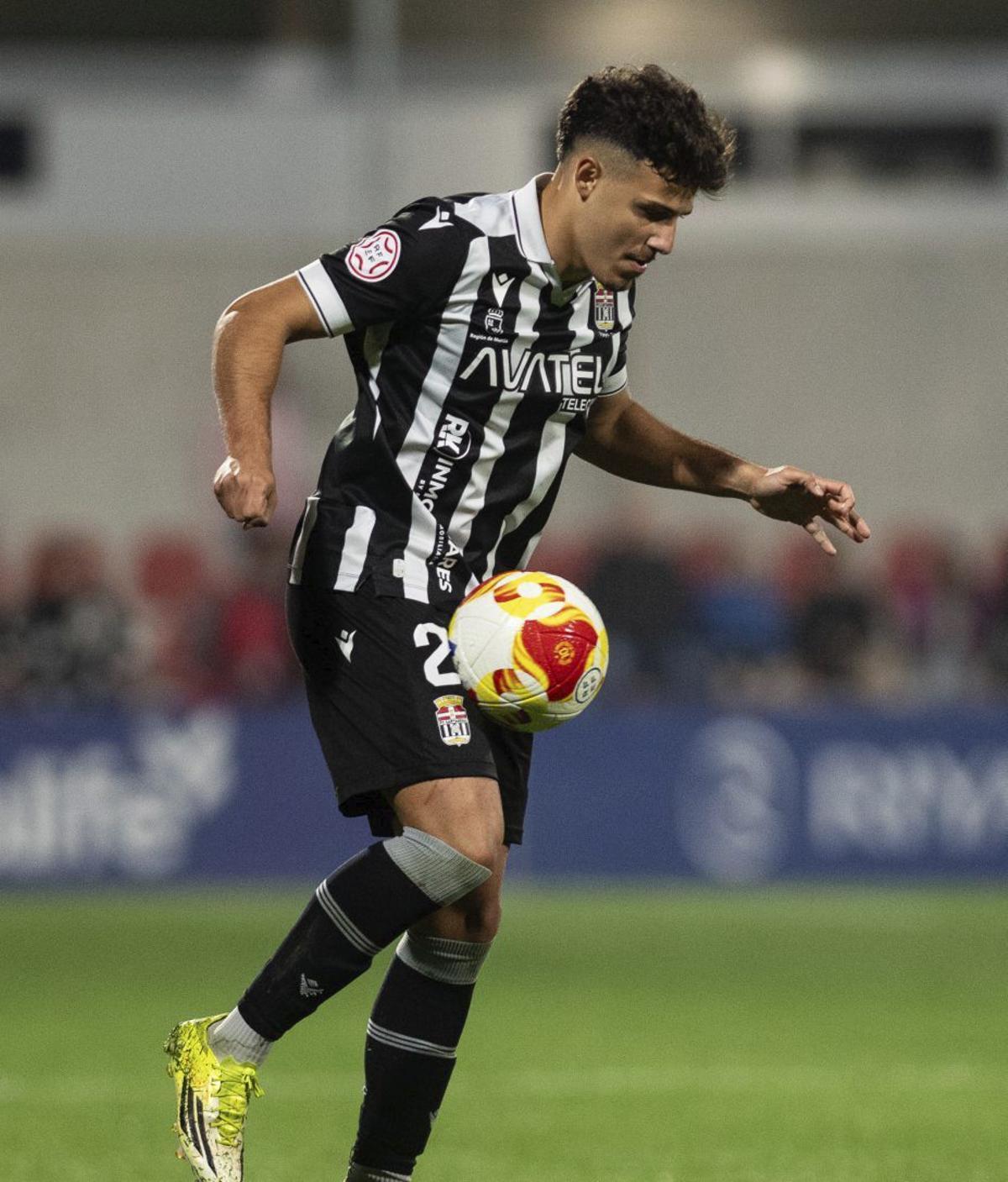 Marc Jurado vio la roja por doble amarilla. | LOF