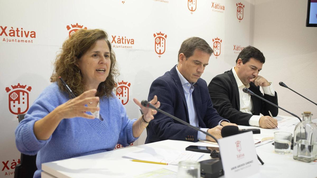 Amor Amorós, Roger Cerdà y Nacho Reig, en la presentación del presupuesto de 2026.