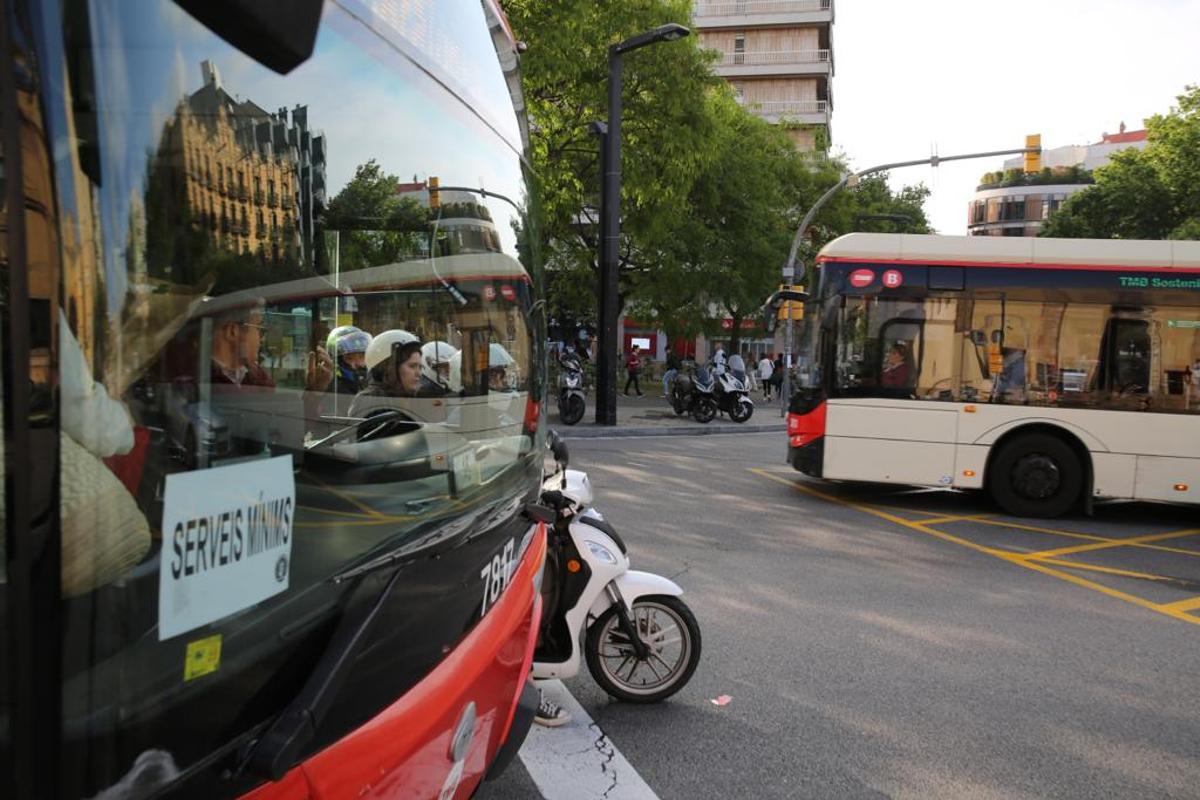 Huelga de 24 horas en la red de autobuses de Barcelona