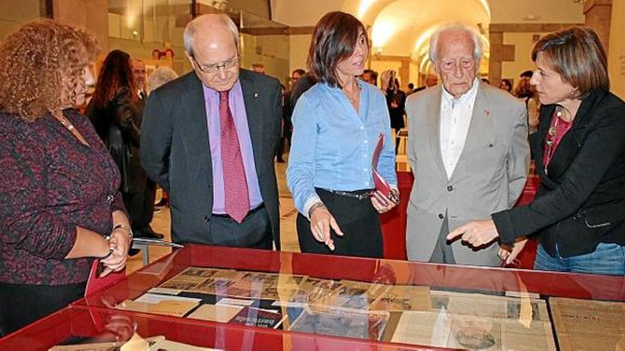 El Parlamentrecorda Companys en una exposició