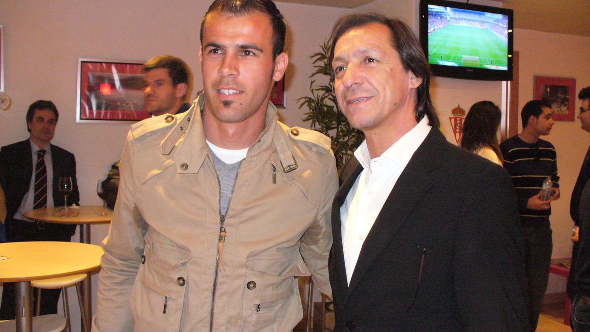 Fernando Gomes, junto a Bilic, durante una de sus visitas a El Molinón.