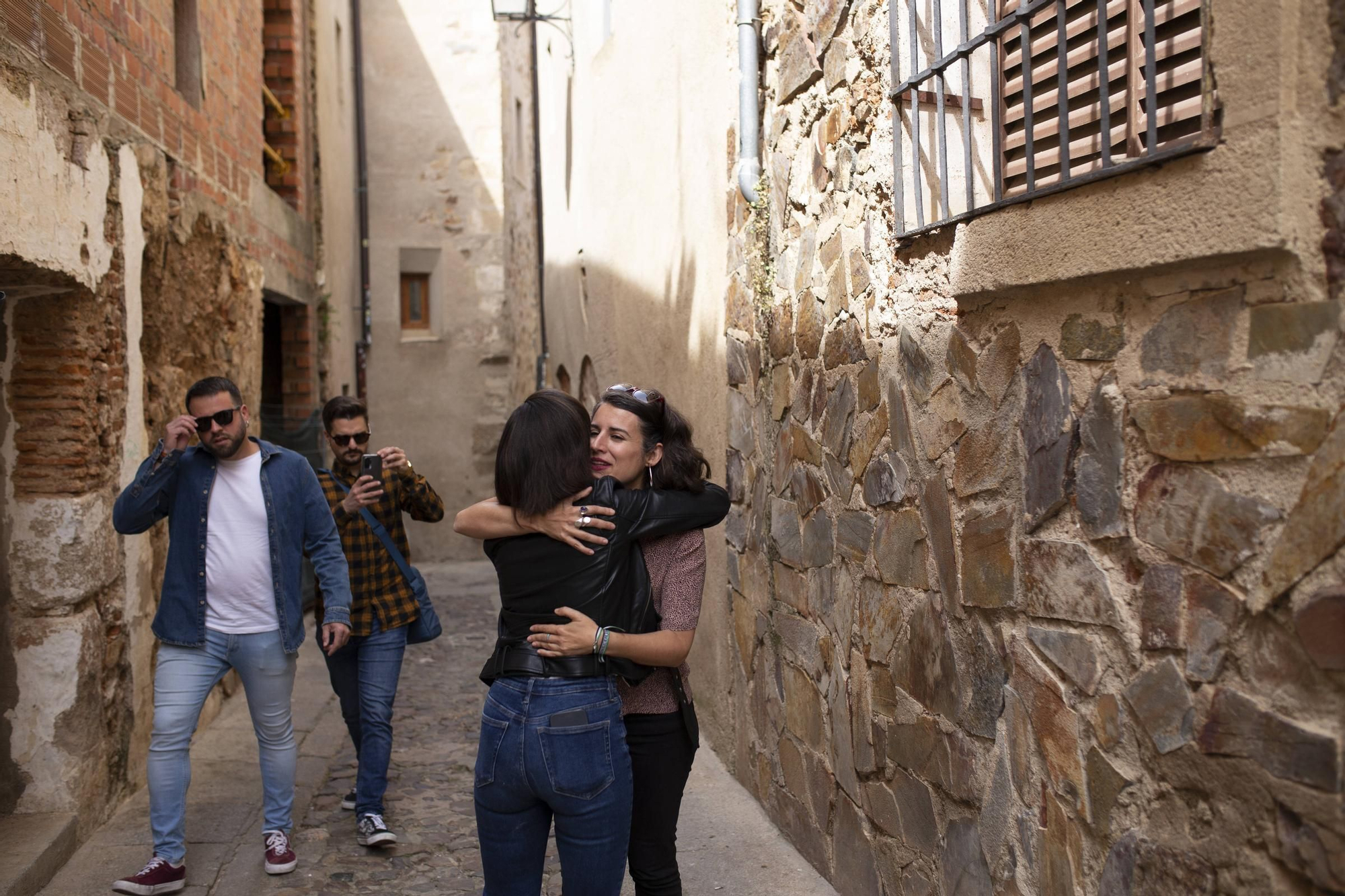 Entrevista a Ione Belarra en el Corral de las cigüeñas