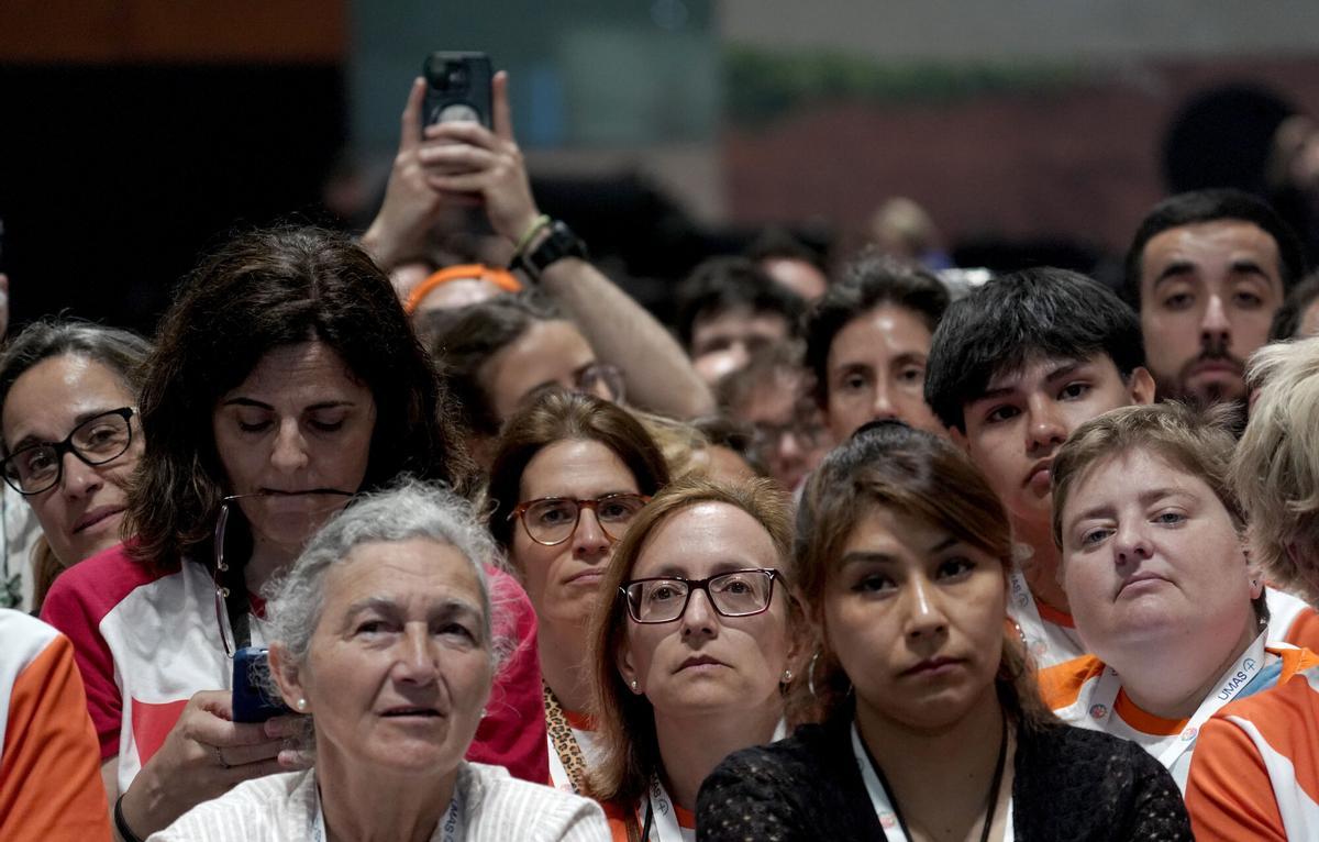 Asistentes al acto de León XIV en Ifema.