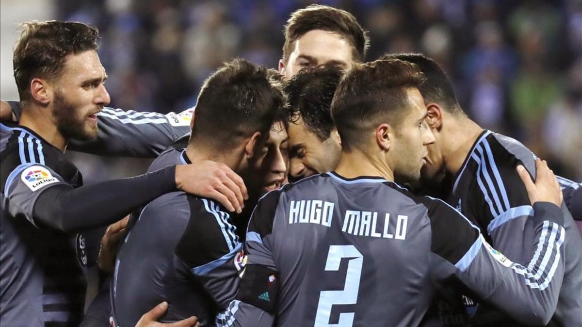 Los jugadores del Celta festejan el primer tanto del partido en Butarque