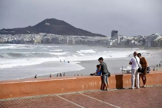 Lluvia en Las Canteras (14/10/18)