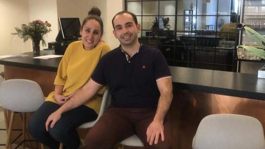 Roseta Félix y Dani Malavía 
en su restaurante, «Fraula».