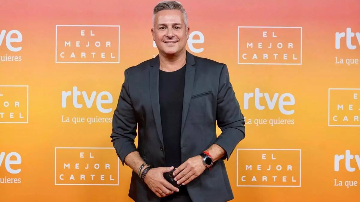 Roberto Herrera, premiado en Meetings FesTVal Lanzarote por su trayectoria en la comunicación