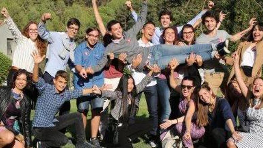 Alumnes de la Catalunya Central que han participat en el programa Joves i Ciència, ahir, a Món Sant Benet