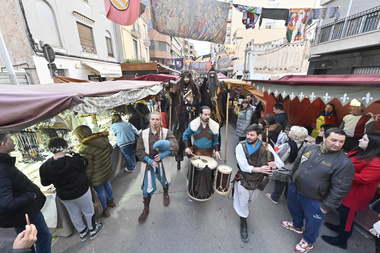 Acércate en imágenes al mercado medieval de Vila-real