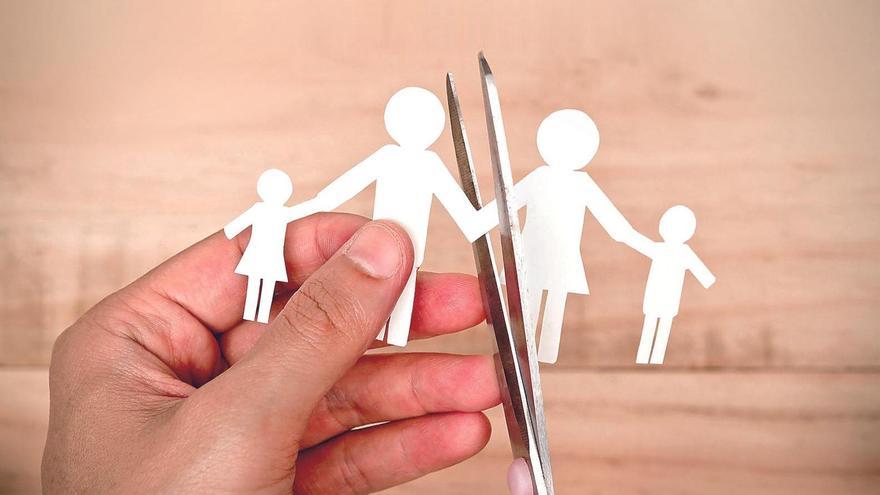 Convenios de divorcio en Vigo que no dejan casi nada a la imaginación: desde viajes escolares hasta mechas y depilación