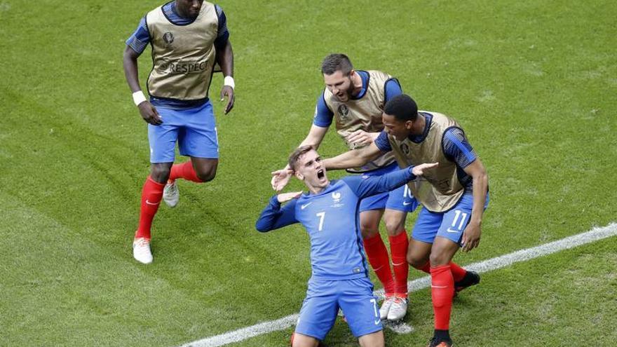 Griezmann rescata a Francia en tres minutos