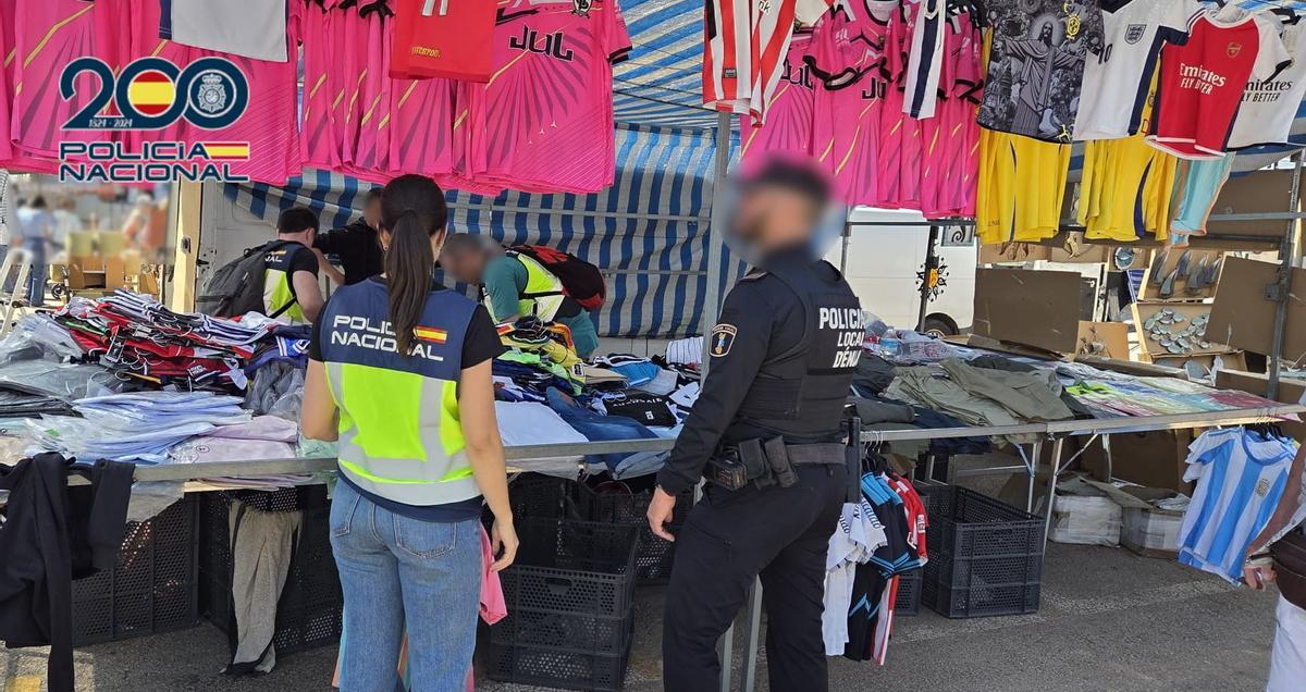 Las camisetas de fútbol están de moda. Las reglamentarias son caras